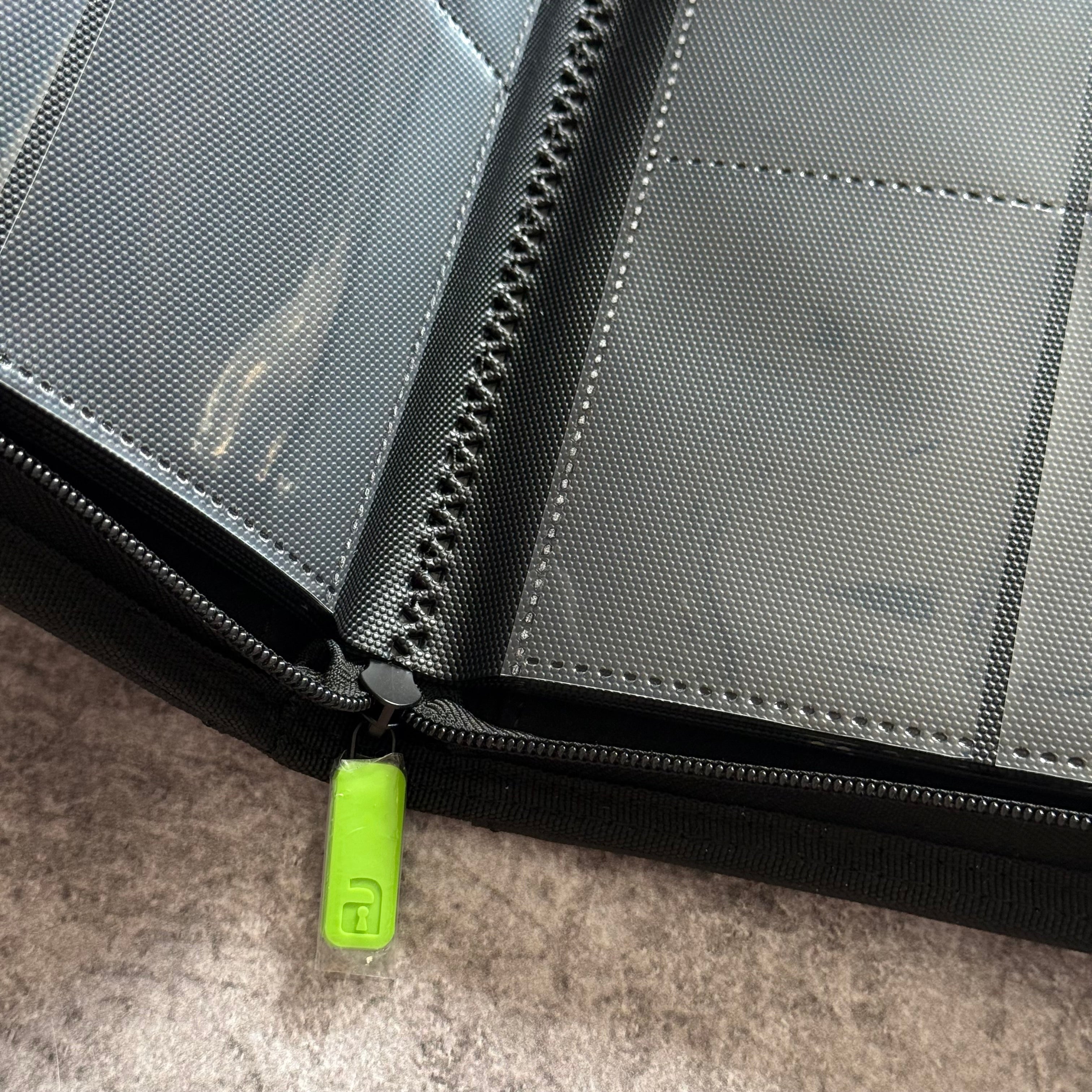 VaultX 4-Pocket Exo-Tec® Zip Binder