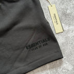 Short Essentials FW23 - Jet black