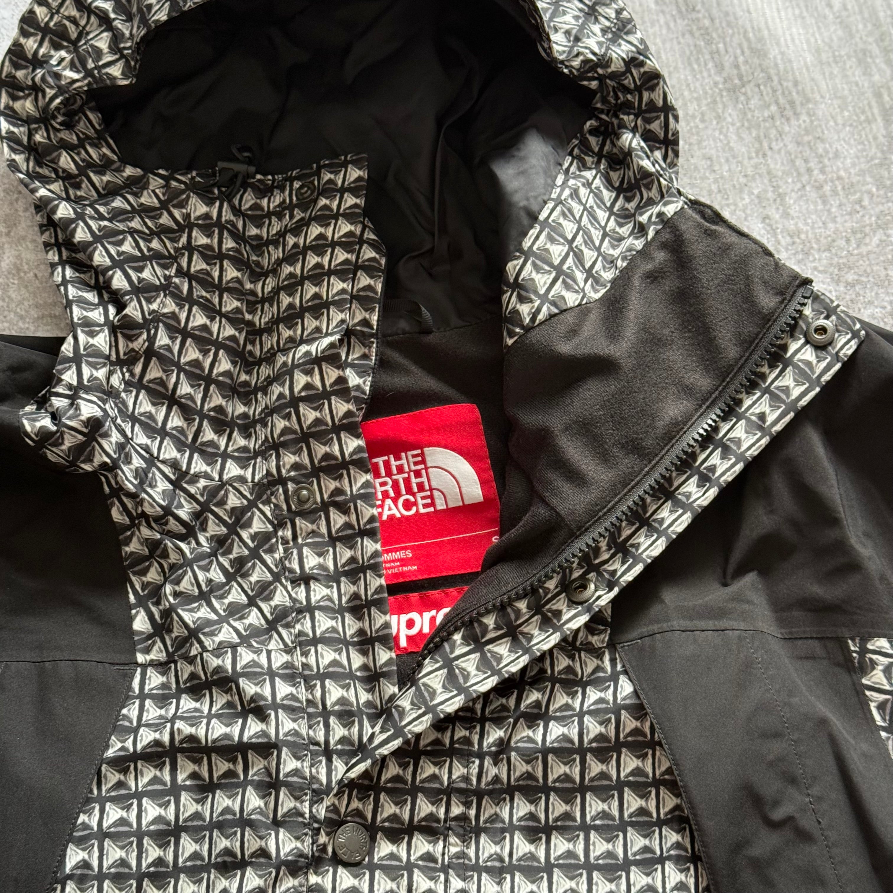 Supreme x The North Face "Studded Mountain" Jacket - Black
