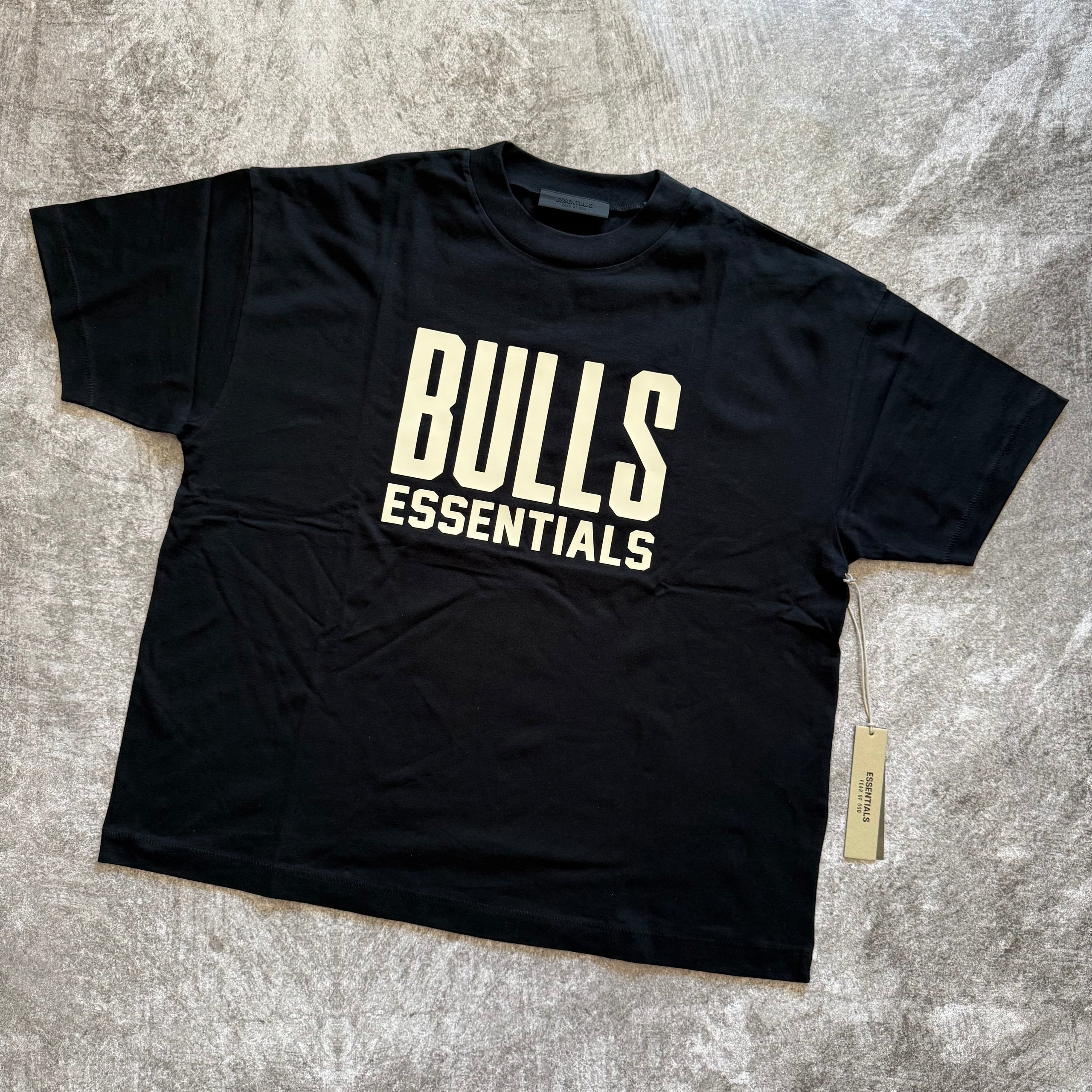 Essentials Bulls Tee - Black