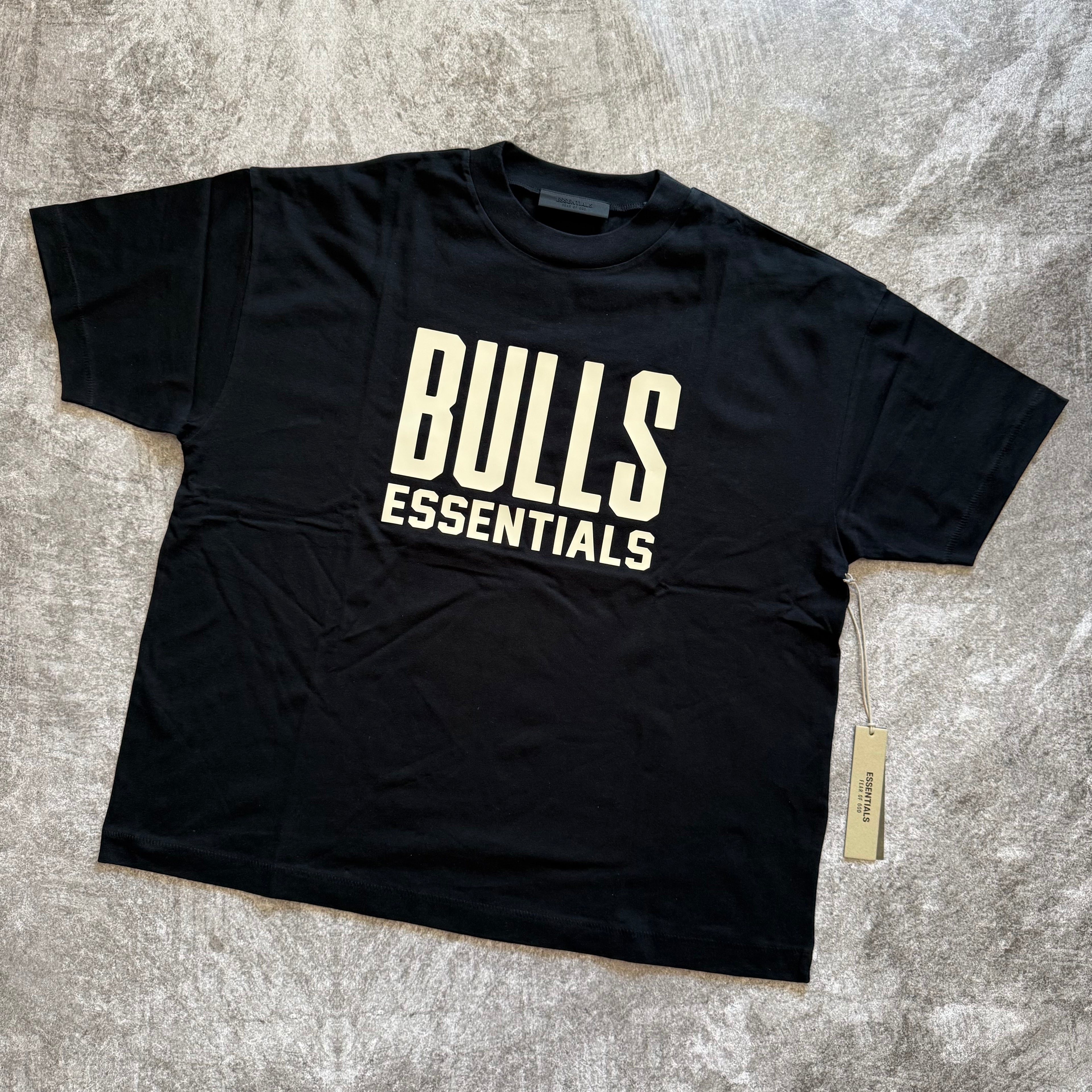 Essentials Bulls Tee - Black