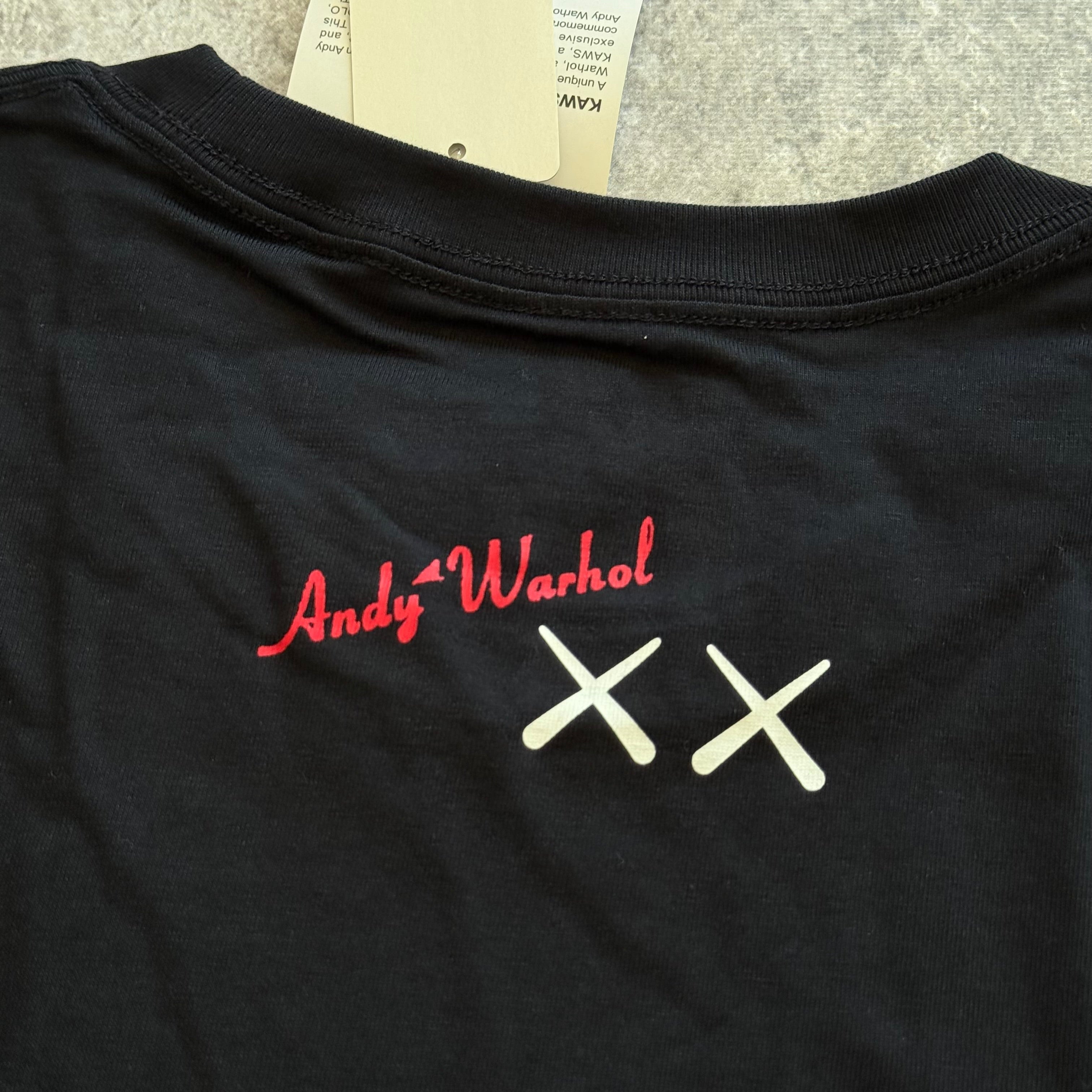 Remera KAWS x Uniqlo Warhol UT Graphic "Robot" - Asia sizing