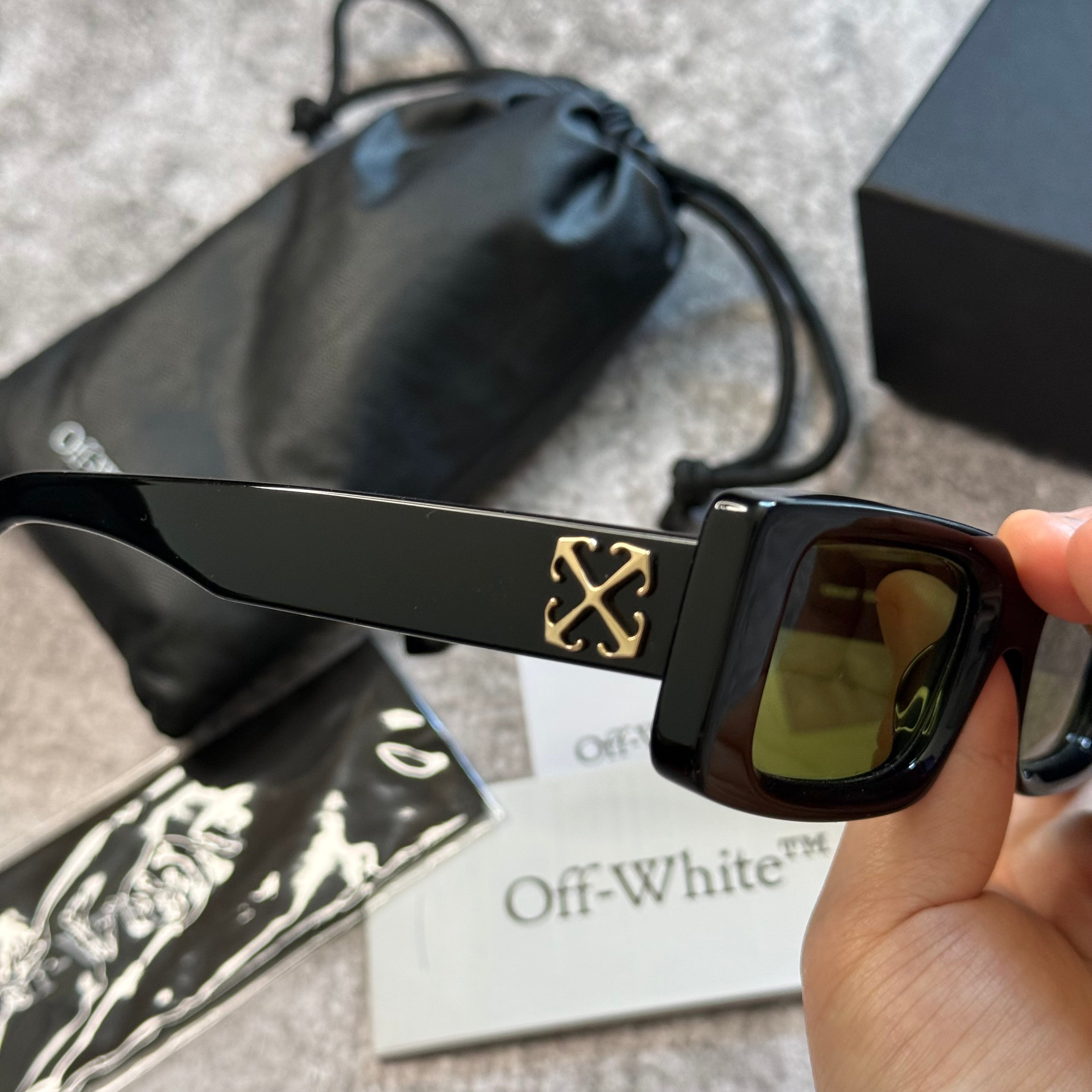 OFF-WHITE Arthur Sunglasses Black