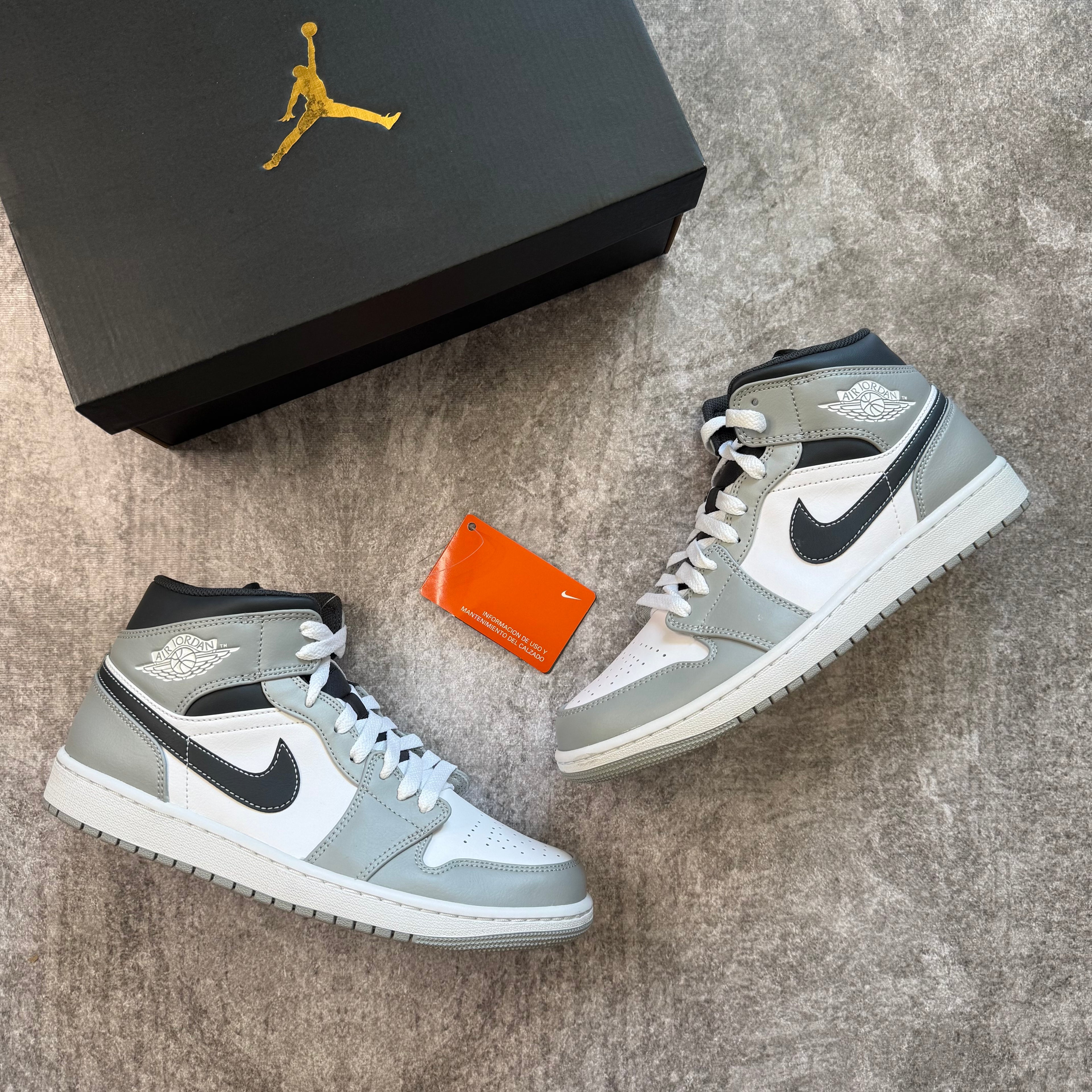 Jordan 1 Mid Light Smoke Grey Anthracite