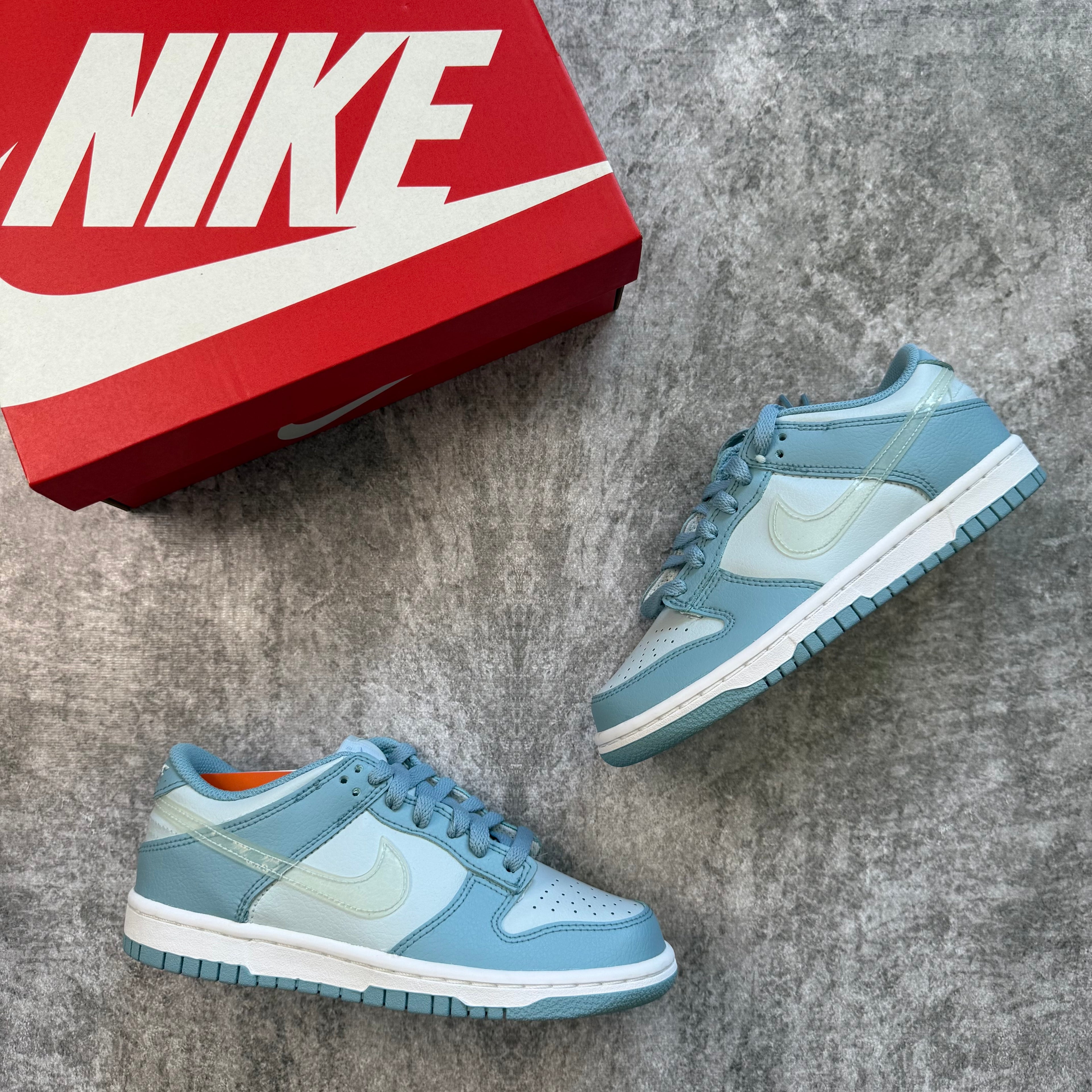 Nike Dunk low Clear blue swoosh (GS)