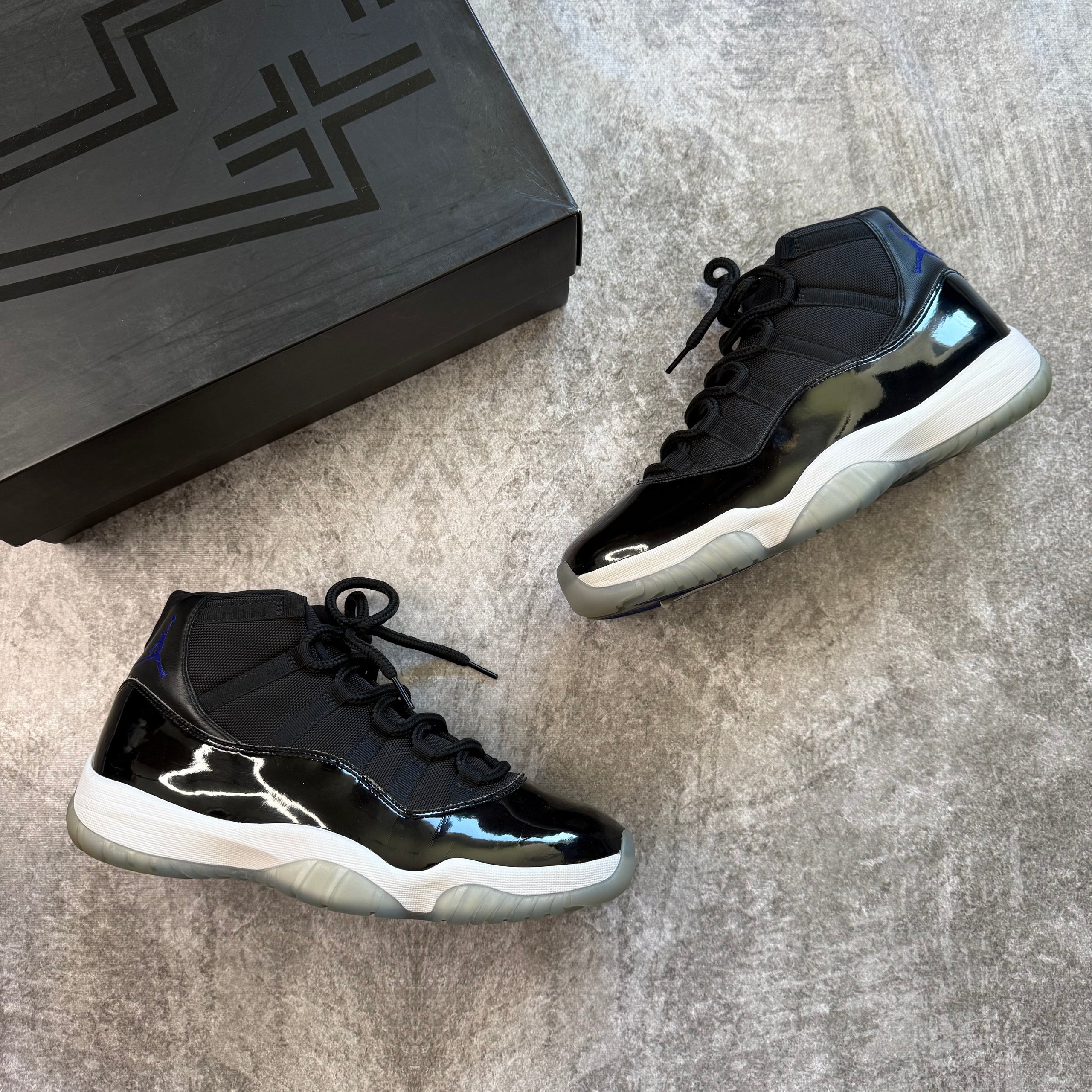 Jordan 11 Retro Space Jam 2016 - VNDS (MO)