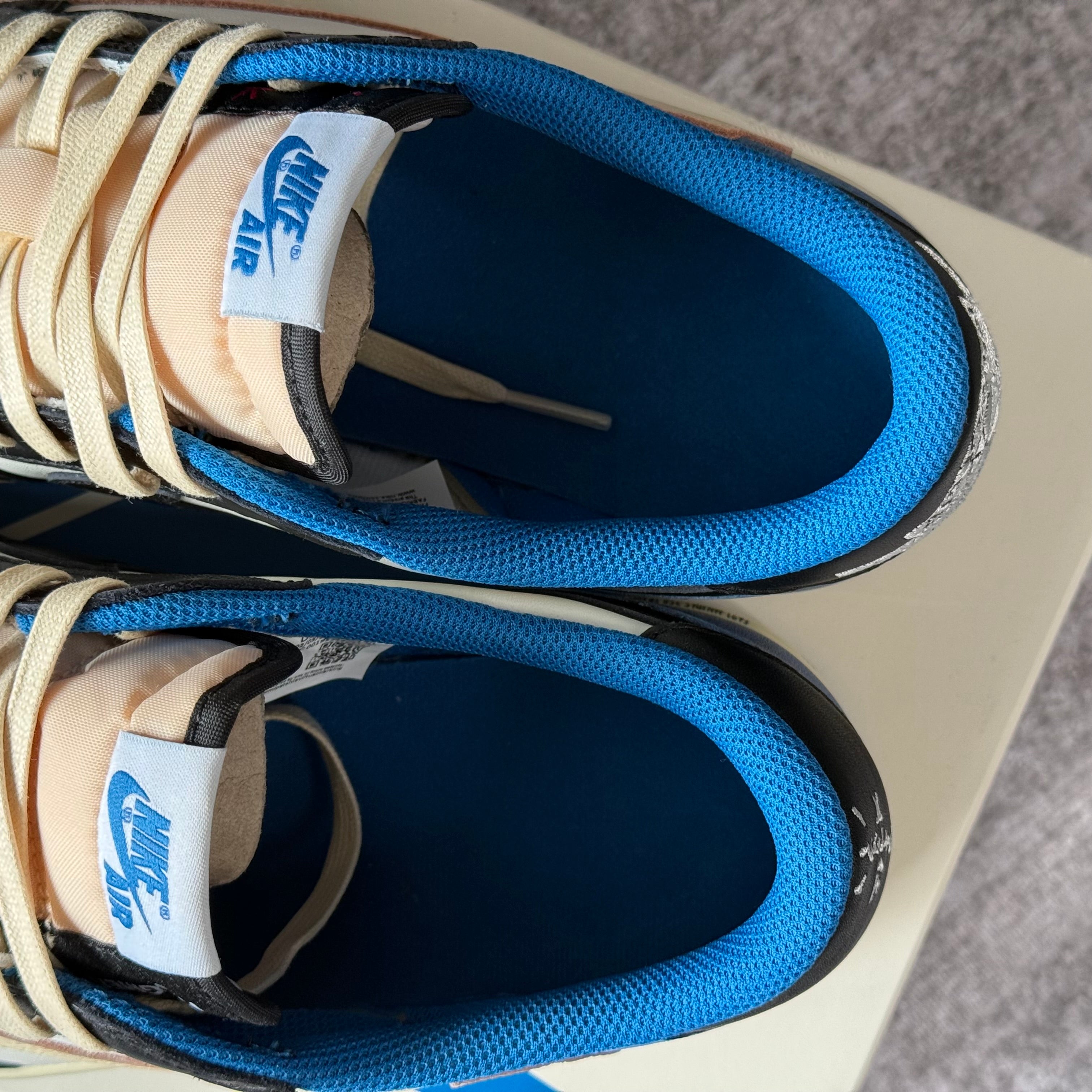 Jordan 1 Retro Low OG SP Fragment x Travis Scott - VNDS (JO)