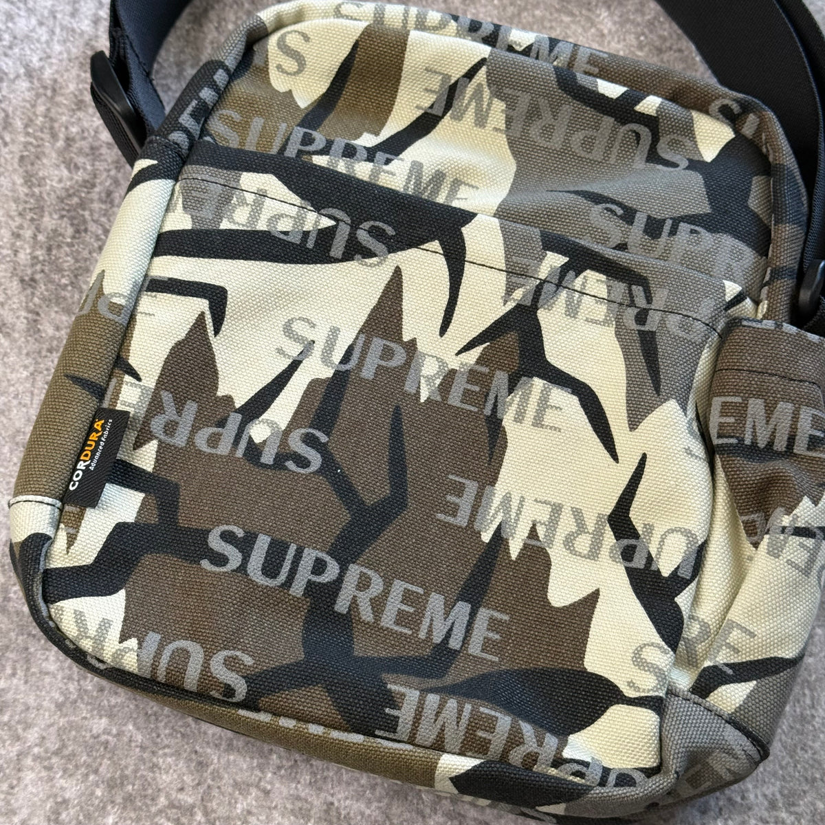 Supreme Shoulder Bag - Predator camo