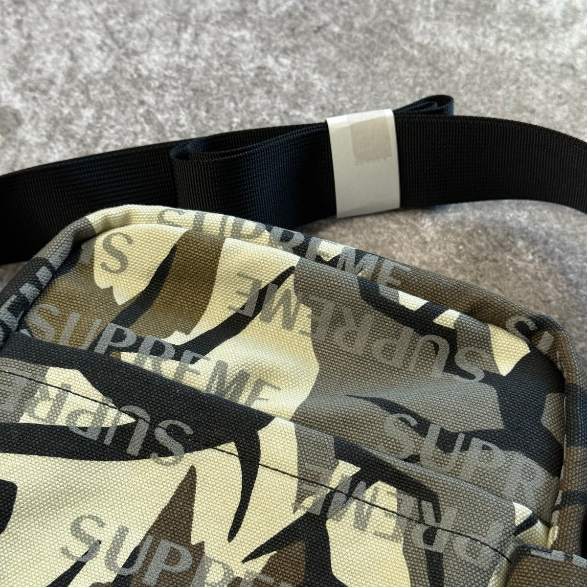 Supreme Shoulder Bag - Predator camo