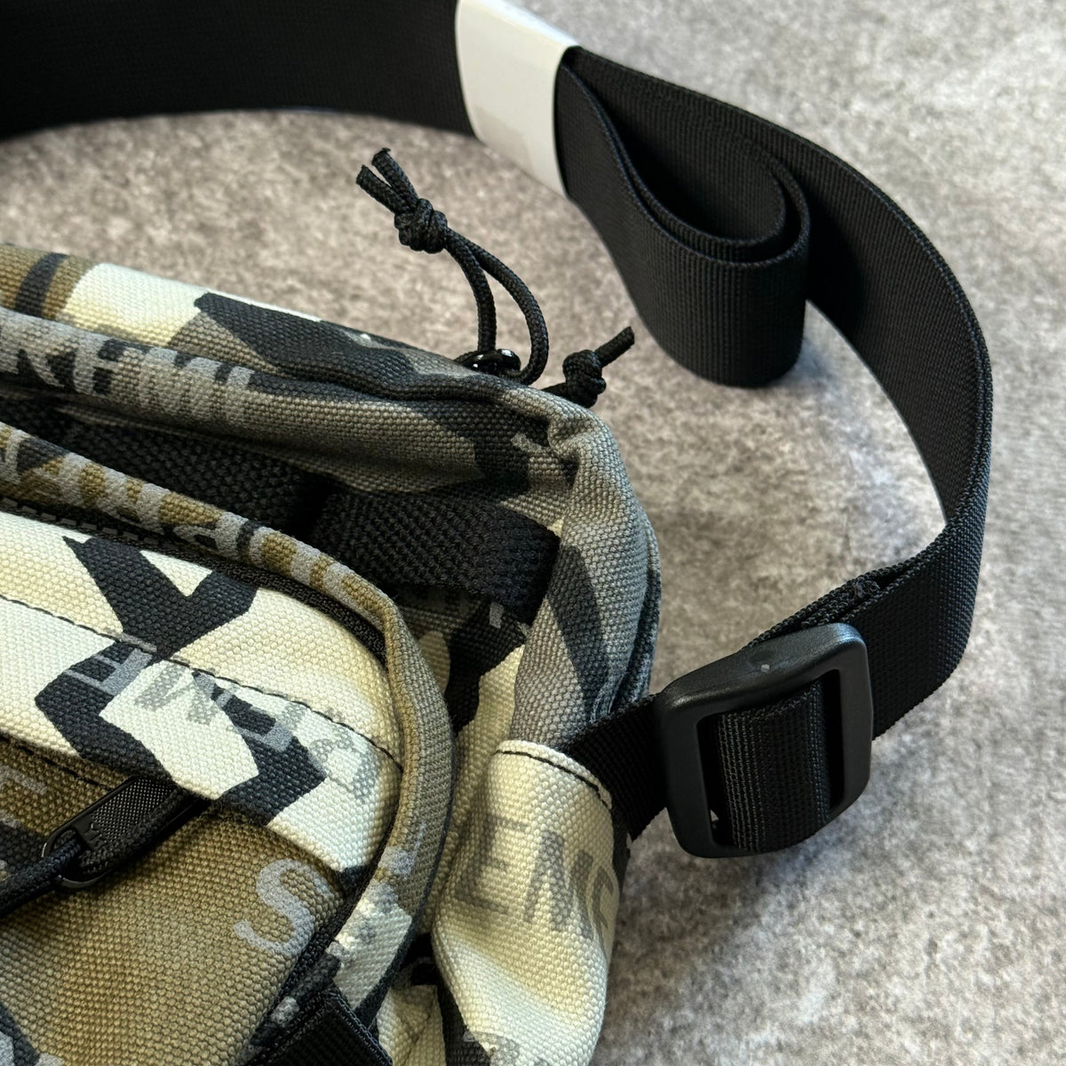 Supreme Shoulder Bag - Predator camo