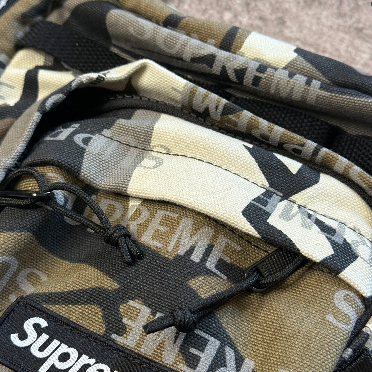 Supreme Shoulder Bag - Predator camo