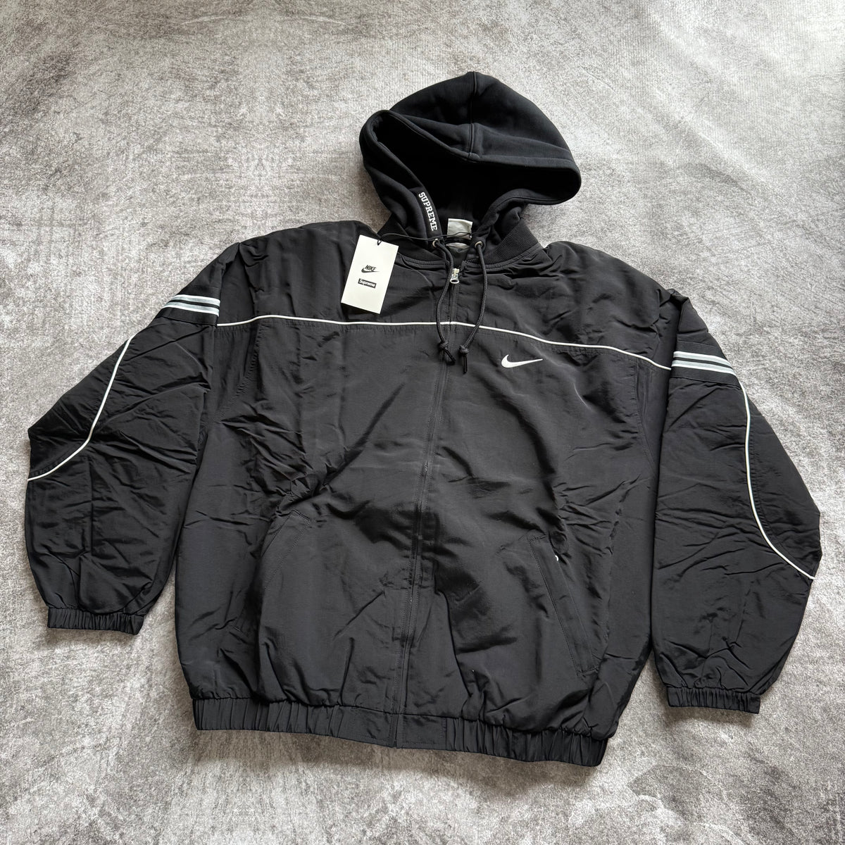 Campera Supreme®/Nike® "Nylon Hooded Jacket" - Black