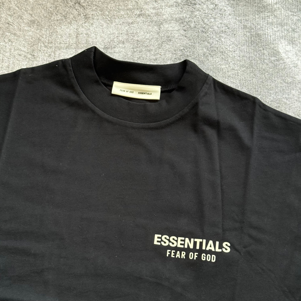 Remera Essentials "Classic Short Sleeve Tee" - Jet black
